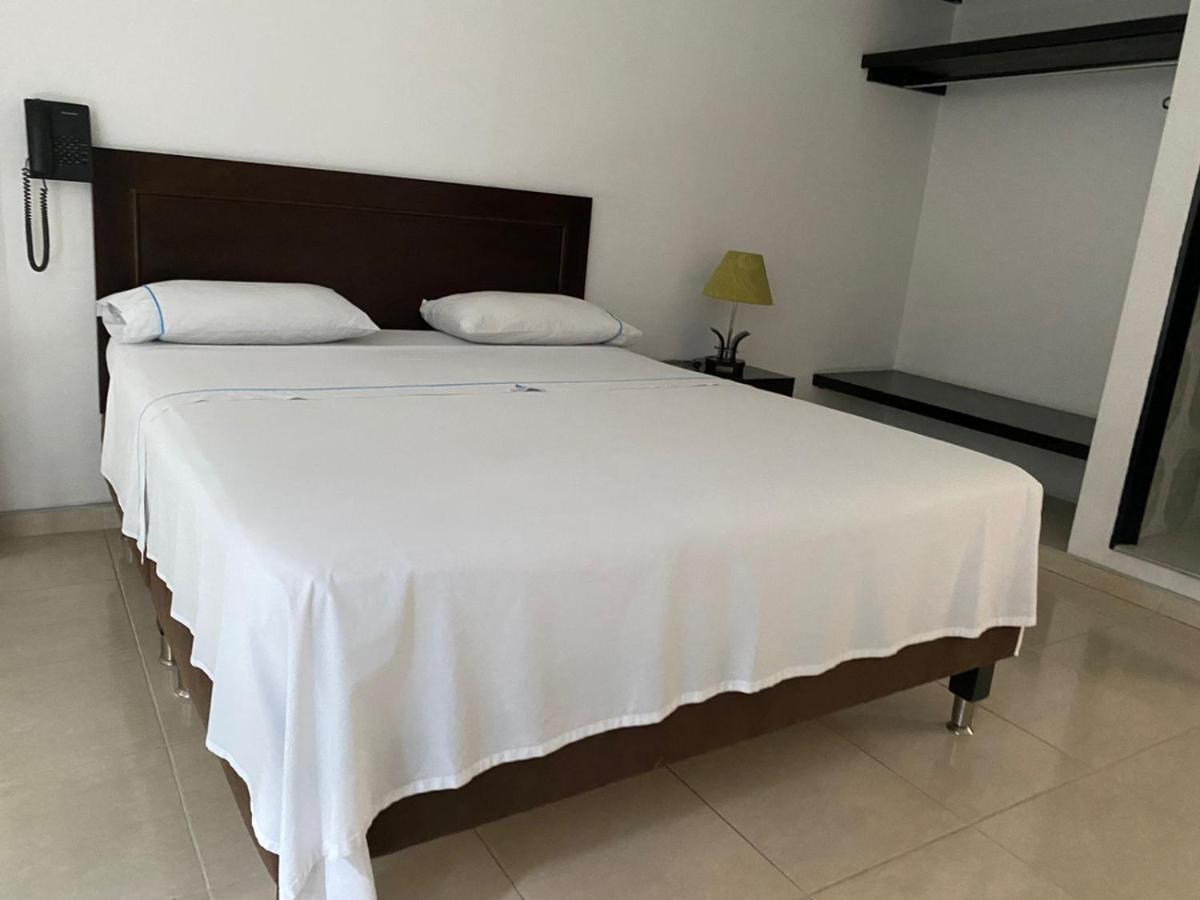 Hotel Torres Del Llano ヨパル エクステリア 写真